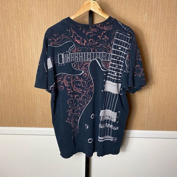 Liquid Blue Men 2008 Guitar AOP Music Art Graphic Print Short Sleeve T-Shirt XL - Picture 2 of 7